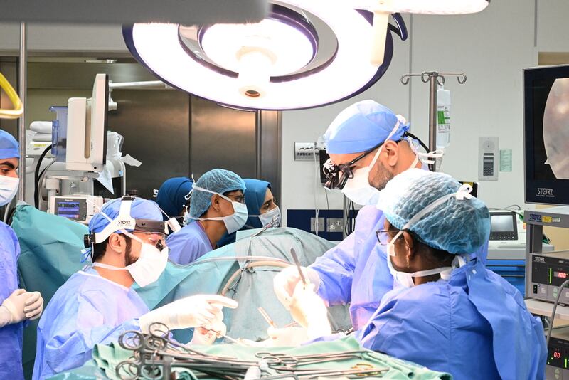 الأولى من نوعها:  نجاح عملية زراعة قلب صناعي لمريضة