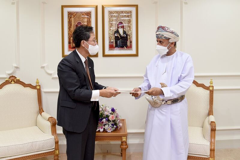 رسالة خطية لسمو السيد شهاب بن طارق من وزير الدفاع الكوري