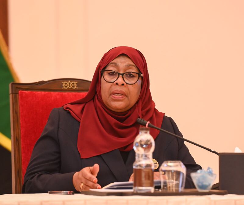 رئيسة تنزانيا للتجار العمانيين: استثمروا معنا، وبلدكم مميز