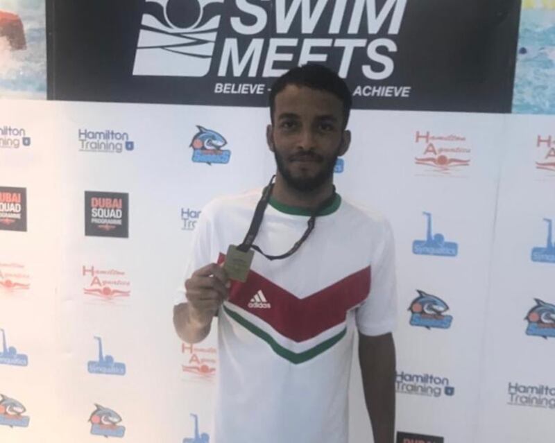 سباح عماني يحصد ميداليتين في بطولة دولية