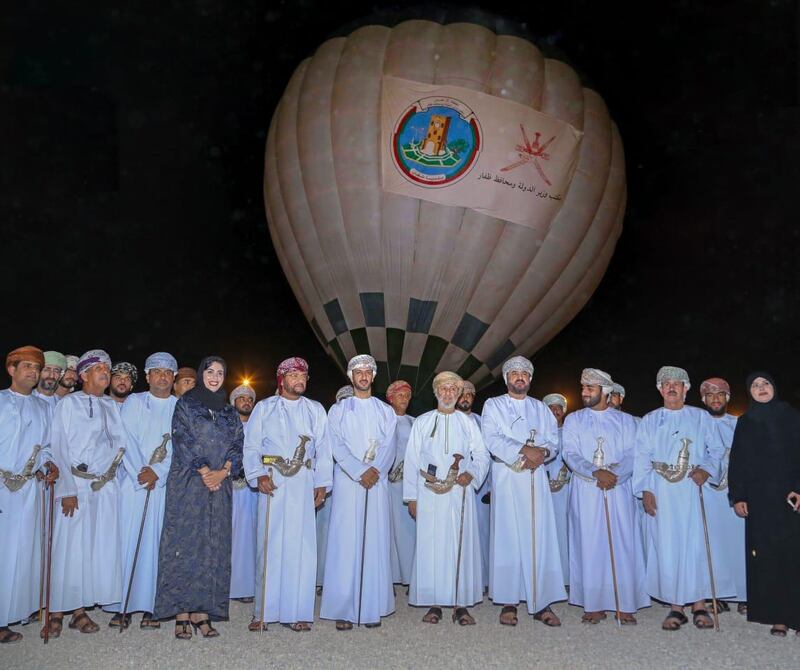 بالصور: انطلاق كرنفال المناطيد الذي يُوفّر تجربة استثنائية لأول مرة في صلالة