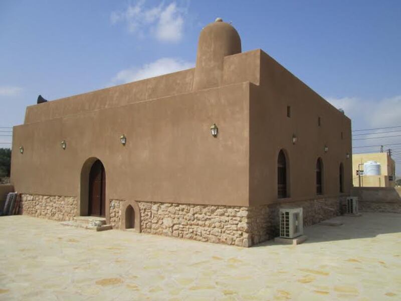 ترميم مسجد الشيخ سعيد بن علي الصقري -بولاية القابل- شمال الشرقية