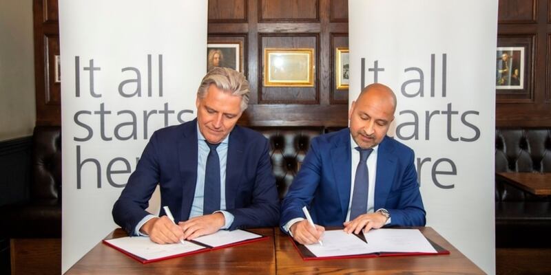 اتفاقية جديدة ستعزز من مكانة ميناء صحار كمركز رئيسي للتجارة البحرية