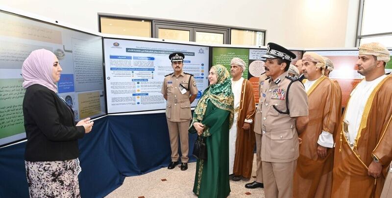 البحث العلمي بعيون شرطة عمان السلطانية