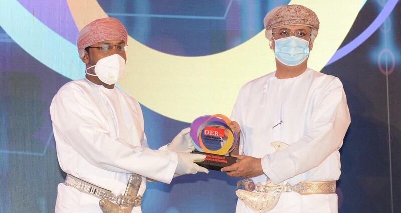 بنك ظفار يفوز بجائزة جديدة