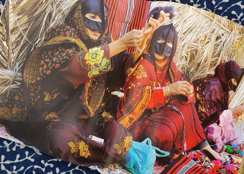 مبادرة تؤكد أهمية كتاب “اللباس النسائي التقليدي في عمان”