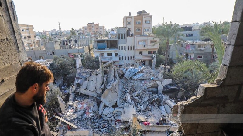 العدوان الغاصب يواصل غاراته العنيفة على غزة