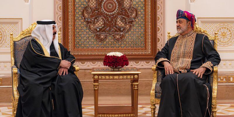 جلالة السُّلطان يُقيم مأدبة عشاء رسمية تكريمًا لملك البحرين 