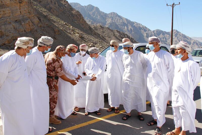 بالصور: وزراء في جولات ميدانية بمسندم