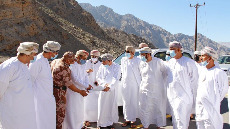 بالصور: وزراء في جولات ميدانية بمسندم