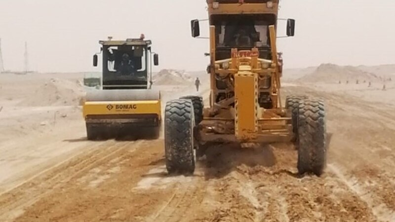 المعدات نزلت إلى الميدان: بدء استكمال أطول طريق مزدوج في سلطنة عُمان