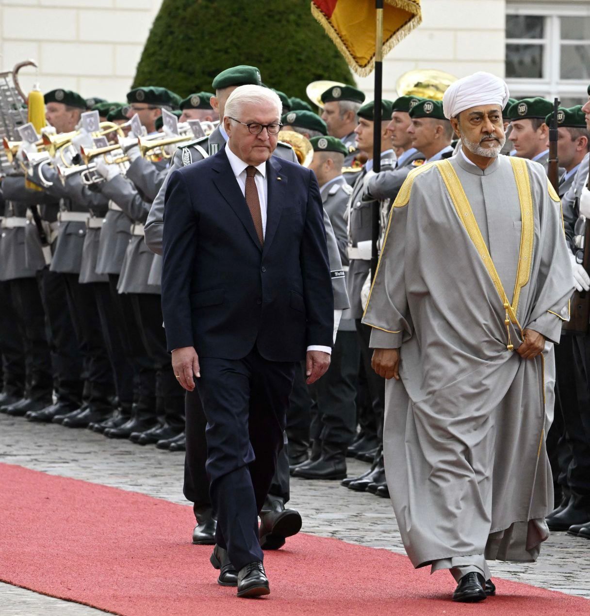 بالصور: الرئيس الألماني يستقبل جلالة السلطان