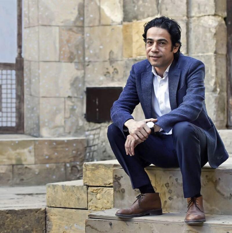 حوار مع دكتور خاض رحلة طويلة مع “الأراجوز”