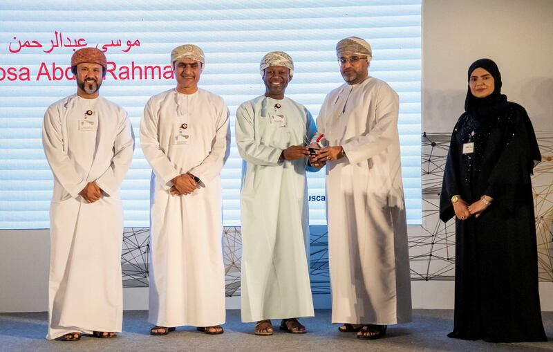 بنك مسقط يحتفي بشركات ومعارض ووكلاء بيع السيارات في محافظة ظفار