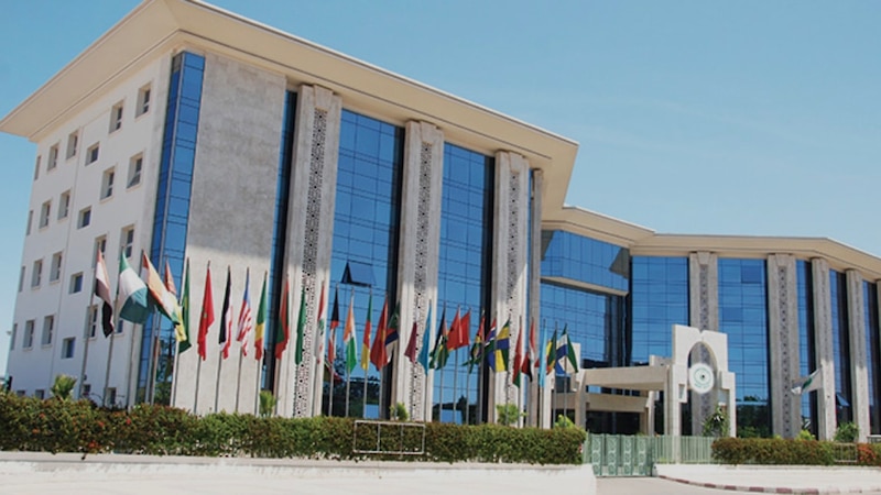 برلمان الدنمارك يجرم حرق المصحف الشريف، و”الإيسيسكو” ترحب