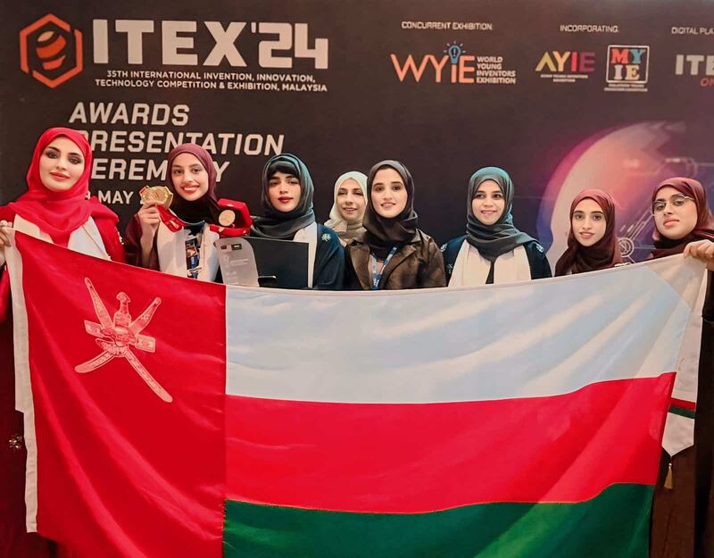 عمانيون يحققون مراكز متقدمة في معرض دولي