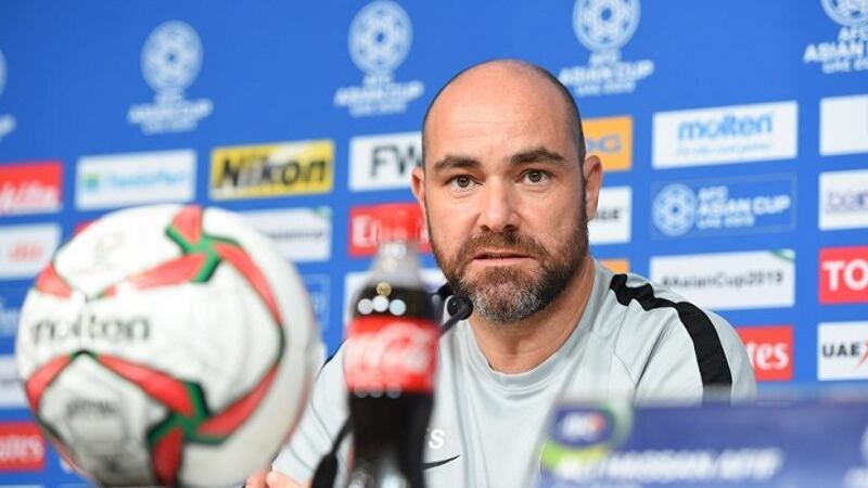 اليوم: الأحمر يواجه قطر للاقتراب من الصدارة والعبور