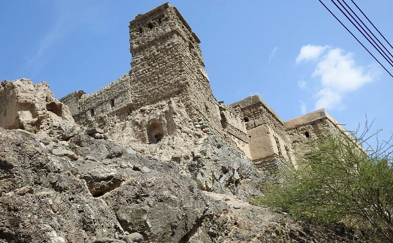 بالصور: القرية العمانية ذات المياه الوفيرة والأشجار الوارفة والآثار القديمة