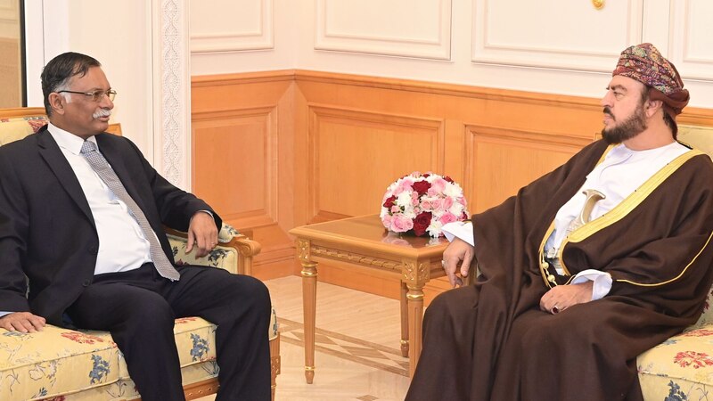 نيابة عن جلالة السلطان: سمو السيد أسعد يودّع سفيرين