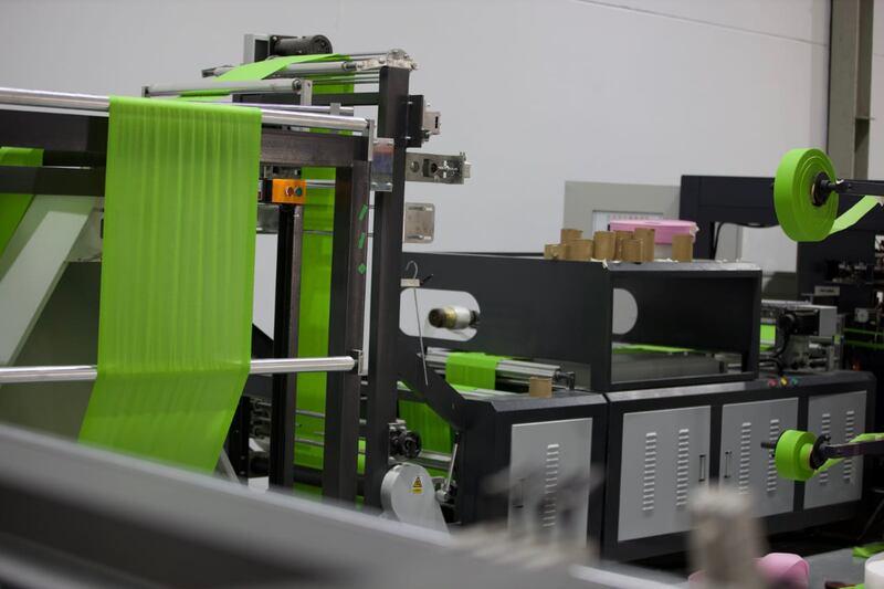 4 مُسرّحين من العمل يتكاتفون ويؤسسون مصنعًا صديقًا للبيئة