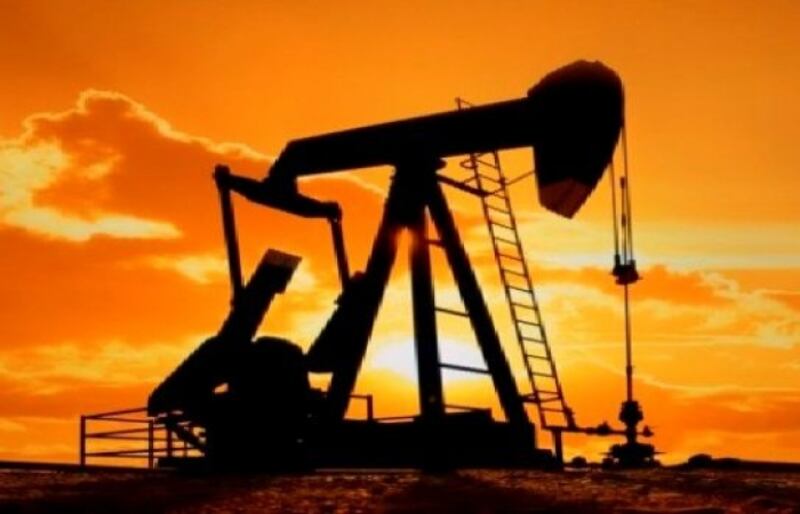 السلطنة تخفّض إمداداتها.. والنفط والغاز توضح