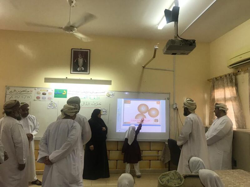 بالصور: مدرسة تُدشن نظام تقني تفاعلي للطلبة.. ومديرتها توضح أهميته