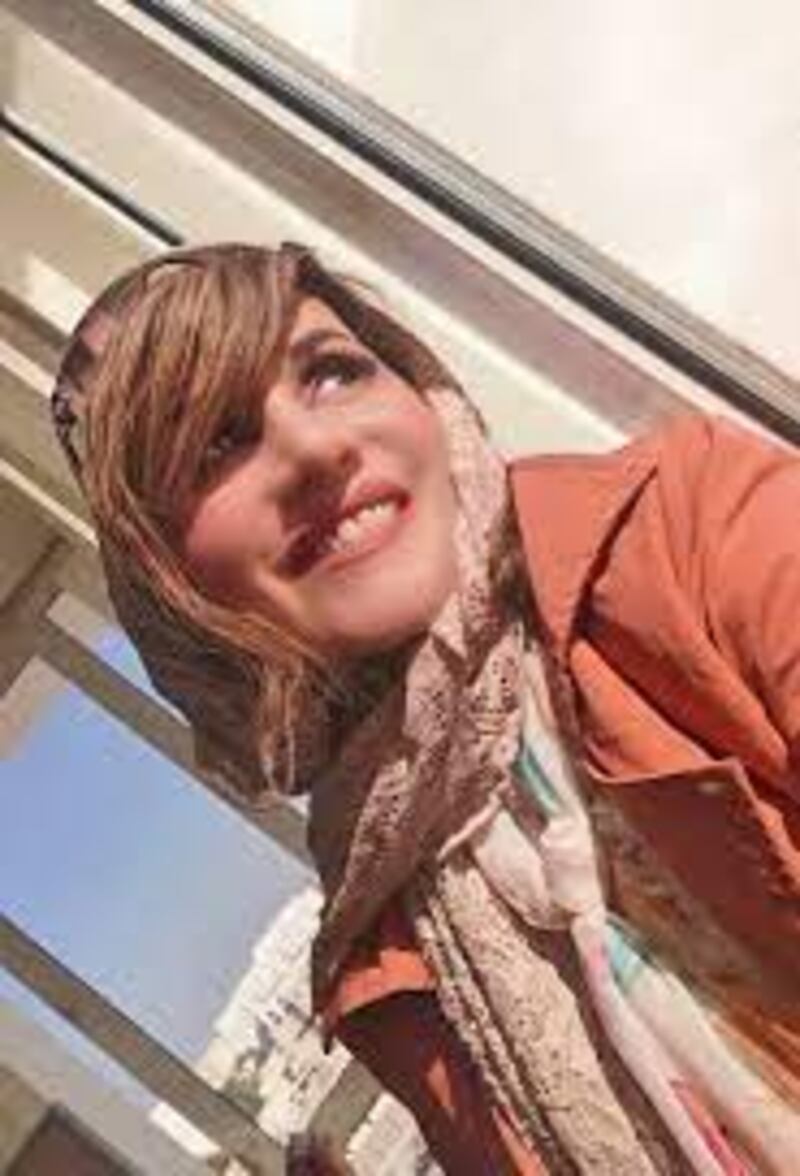 قراءة في نصّ “القفز في المنتصف”