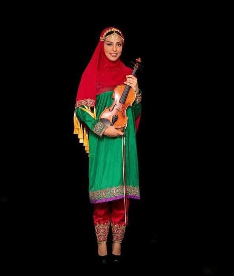 بدأت العزف قبل سن العاشرة: فنانة عمانية بموهبة عالمية