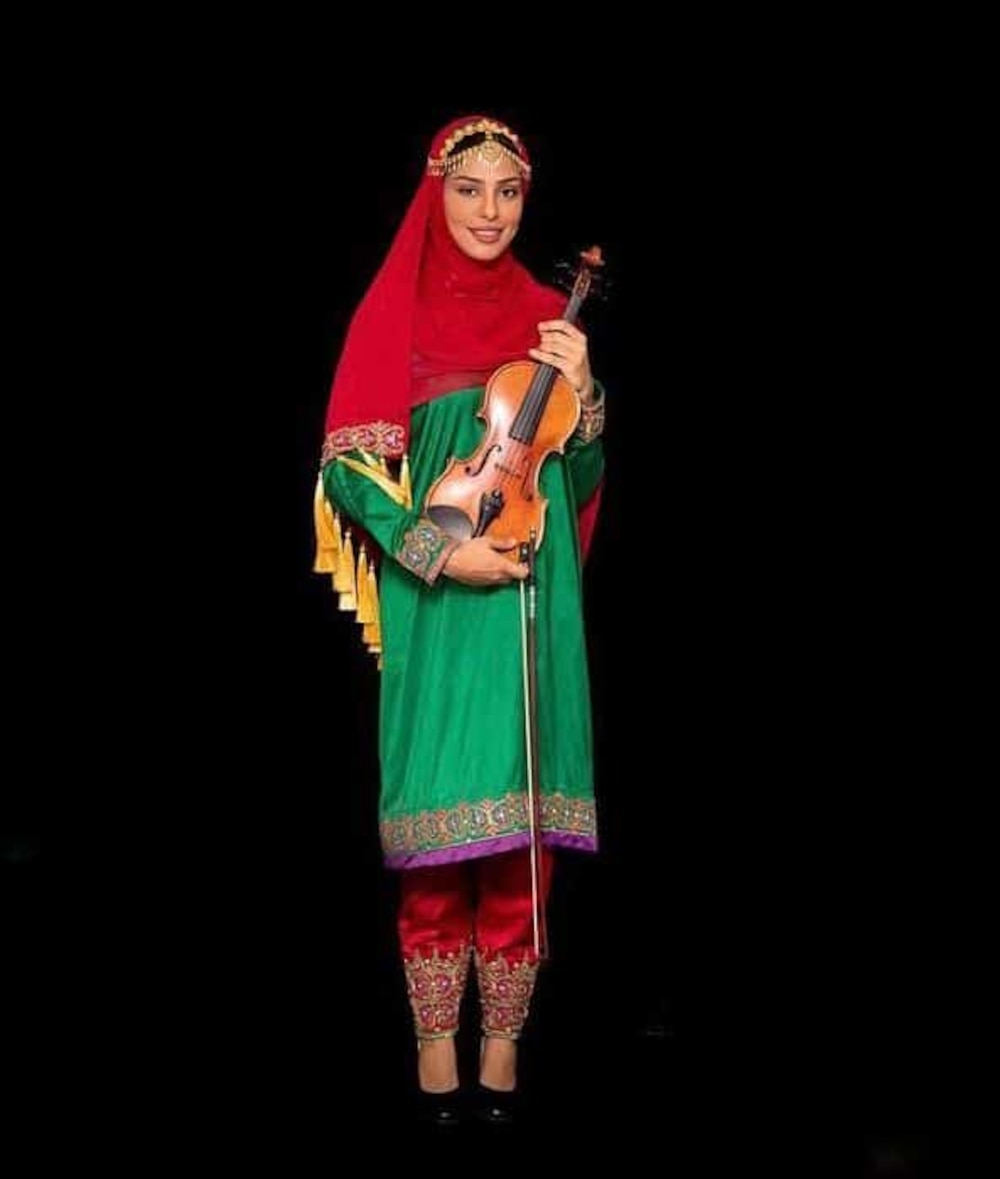 بدأت العزف قبل سن العاشرة: فنانة عمانية بموهبة عالمية