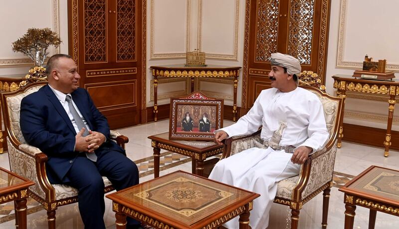 وزير المكتب السلطاني يستعرض العلاقات الثنائية مع سفيريّ العراق وسوريا