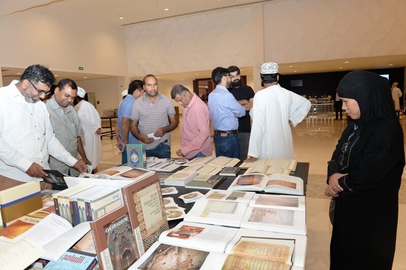 26 امرأة يُشهرن إسلامهن بالسلطنة