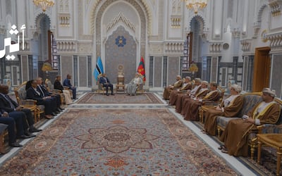 جلالة السلطان يبحث مع رئيس بوتسوانا أوجه التعاون بين البلدين