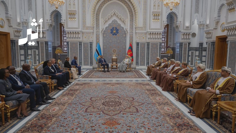 جلالة السلطان يبحث مع رئيس بوتسوانا أوجه التعاون بين البلدين