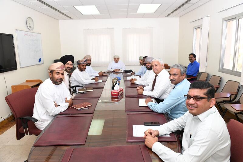 اجتماع في الصحة حول الكمامات ومطهر اليدين