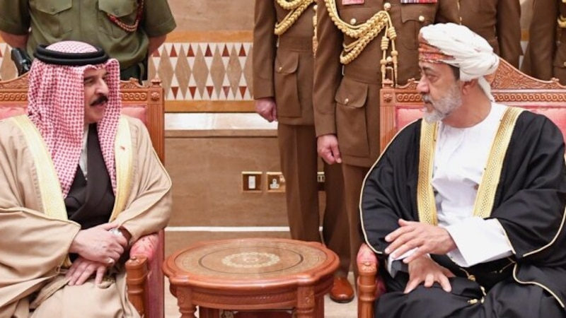 محمد العرادي يكتب: ماذا بعد زيارة جلالة السلطان لمملكة البحرين؟