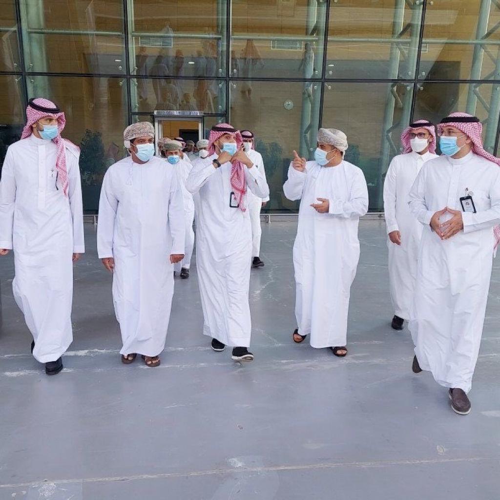 سلطنة عمان تطلع على تجربة السعودية في القطارات والسكك الحديدية