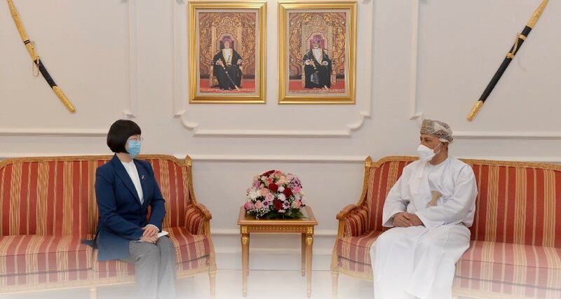 “التعاون العسكري” في لقاء بين سمو السيد شهاب والسفيرة الصينية