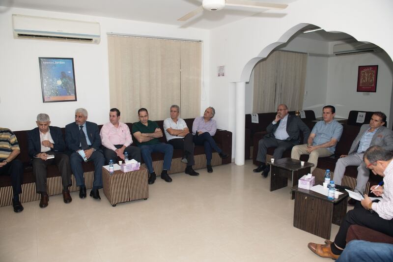 نادي الجالية الأردنية في السلطنة يشهر لجنة رجال الأعمال