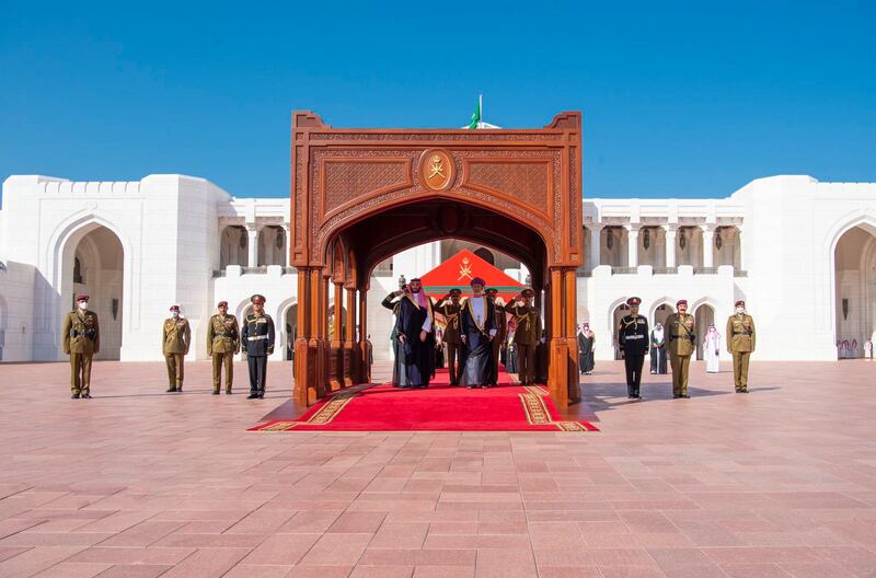 جلالة السلطان المعظم يودع الأمير محمد بن سلمان