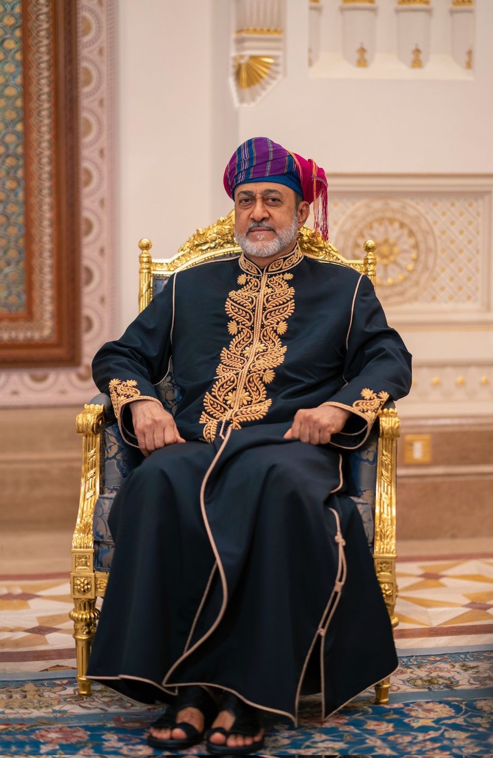 بالصور: جلالة السلطان يقيم مأدبة عشاء لرئيسة تنزانيا
