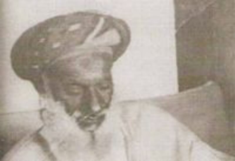 تفاصيل ديوان “شاعر الأسرة المالكة”.. وماذا قال السلطان تيمور بن فيصل عنه