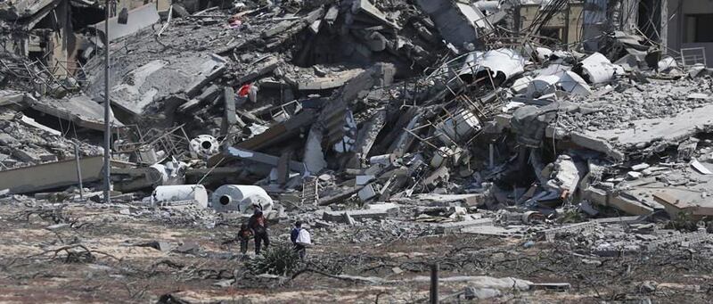 العدوان الصهيوني المستمر على غزة: آلاف تحت ركام، وقصف من أمرهم بـ “الإخلاء”