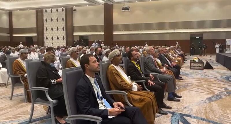 مختصون وخبراء عالميون بصناعة النفط والغاز والطاقة يجتمعون في سلطنة عمان