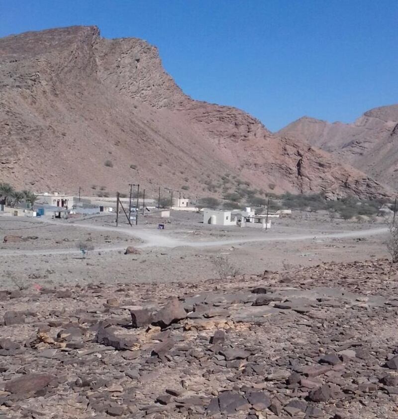 مياه غير صالحة للشرب واتصالات مقطوعة: أهالي “السخنة” يُناشدون الجهات المختصة