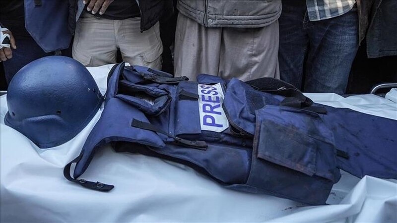 حكومة غزة: قتل الصحفيين تمهيد للتغطية على مذابح الاحتلال الوحشية