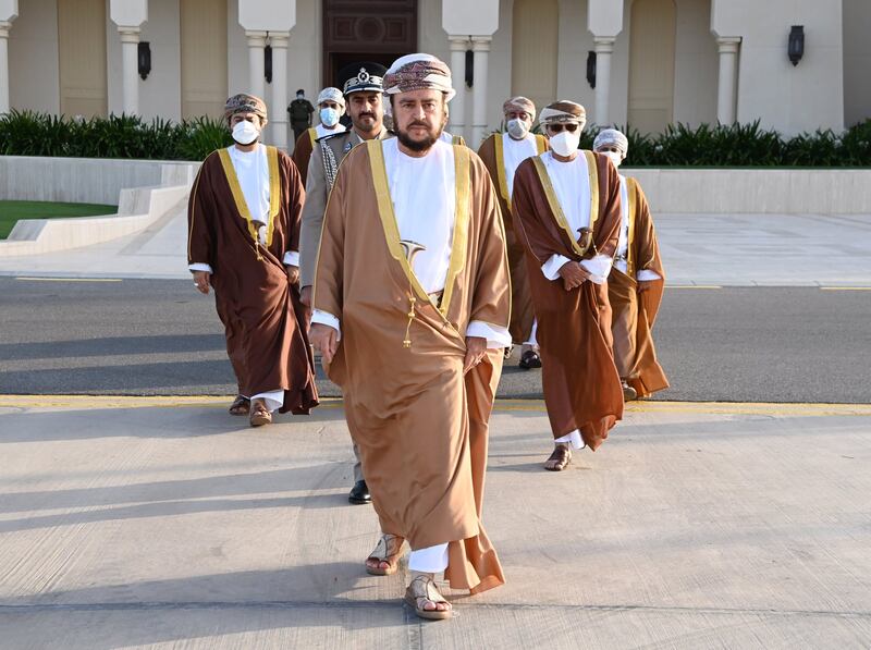 بالصور: سمو السيد أسعد بن طارق يتوجه إلى دبي