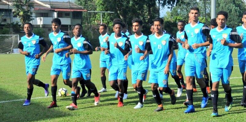 بالصور : الأحمر الصغير يجري أولى حصصه التدريبية في ماليزيا