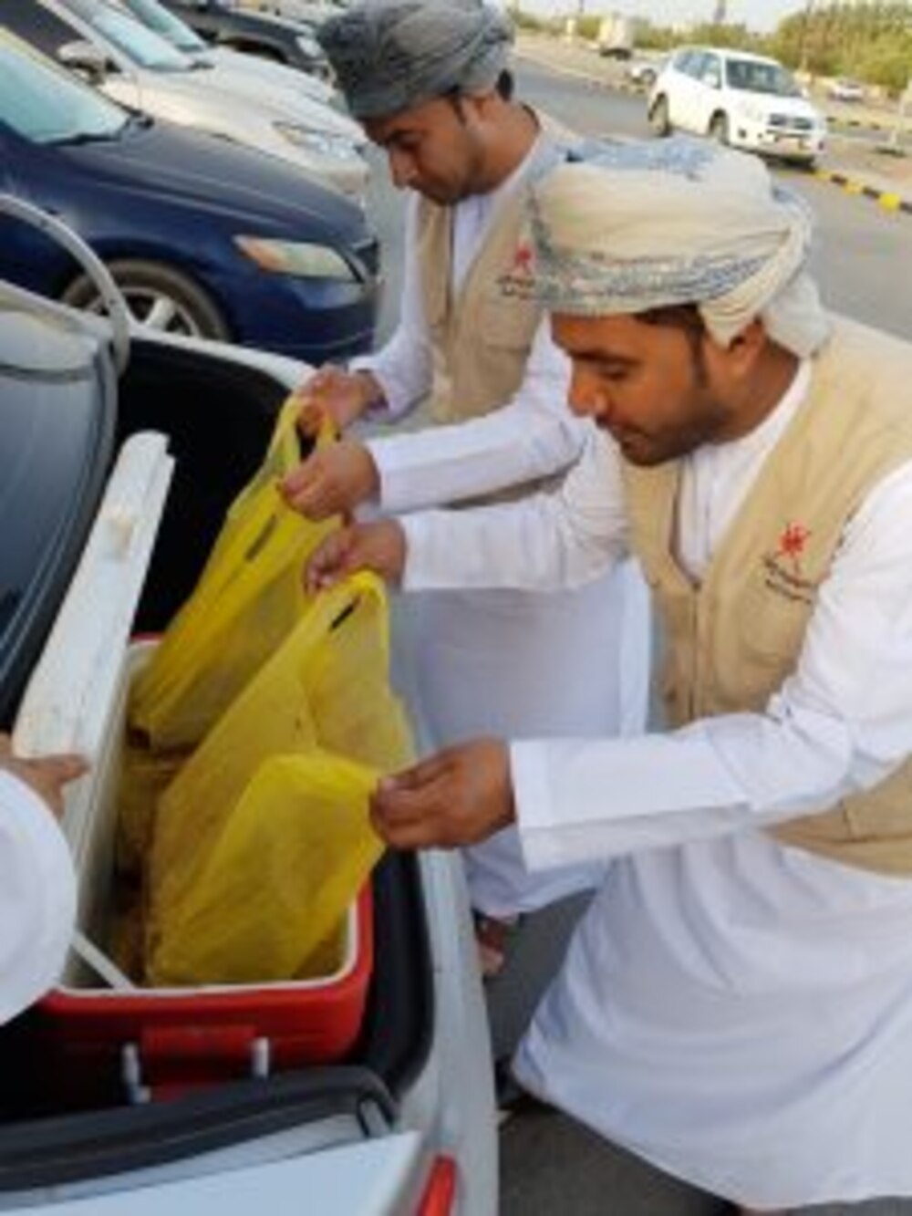 يبيعون مشاكيك فاسدة وحملة مداهمة تكشفهم