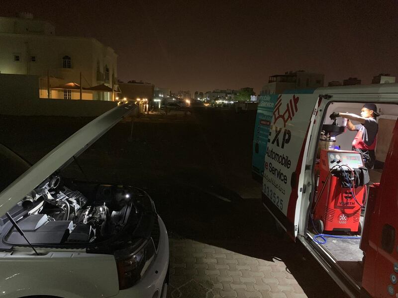 مهندس وطبيب عُمانيان استثمرا صداقتهما في مشروع تجاري بدأ بـ 3000 ريال