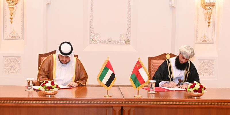 جهاز الاستثمار العماني يكشف قيمة اتفاقياته مع الجانب الإماراتي